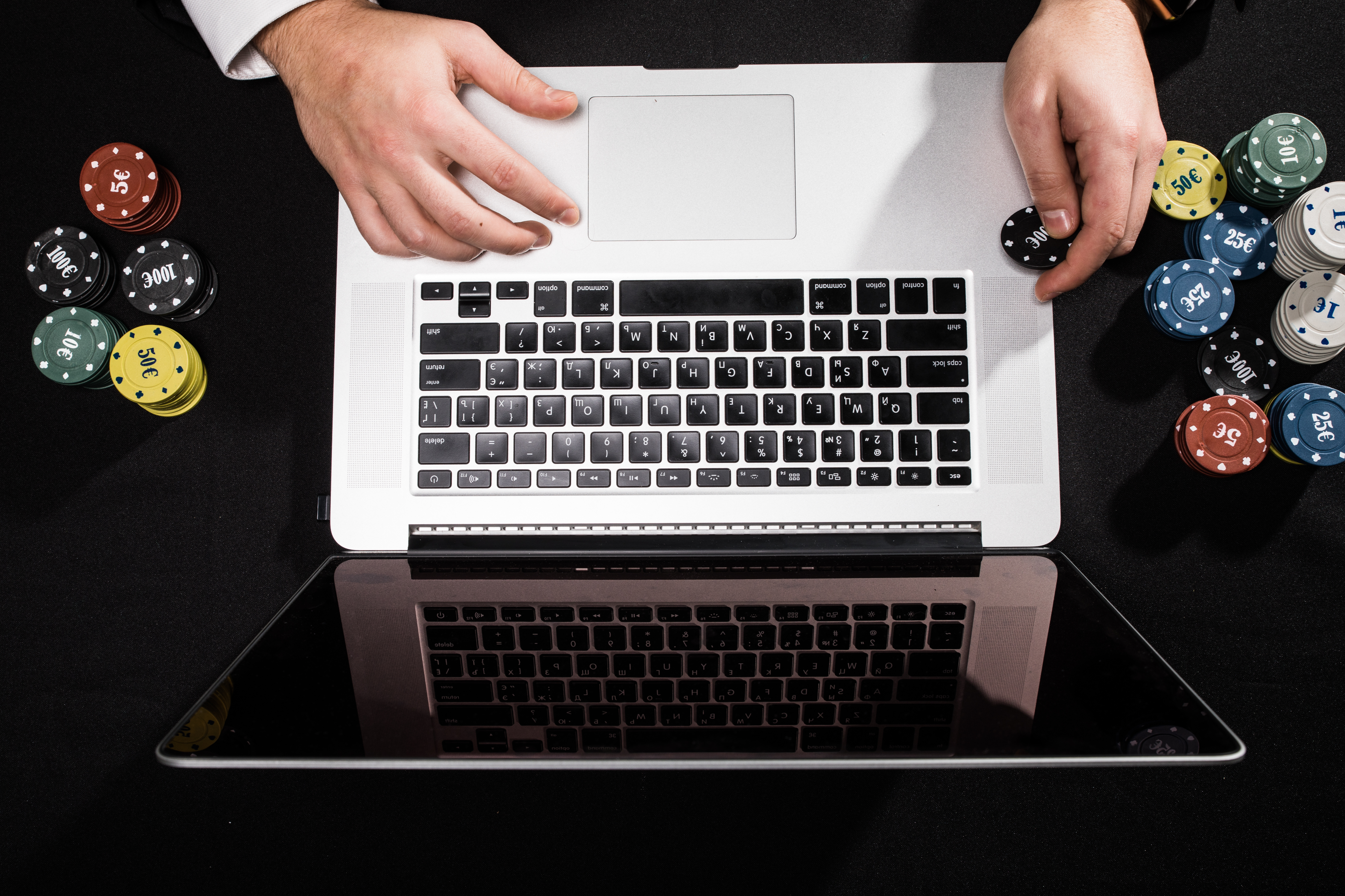 Online casino players must play safely